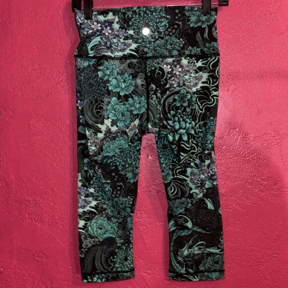 Lululemon Memoir Wunder Under hi rise capri length tight. - Picture 5 of 12